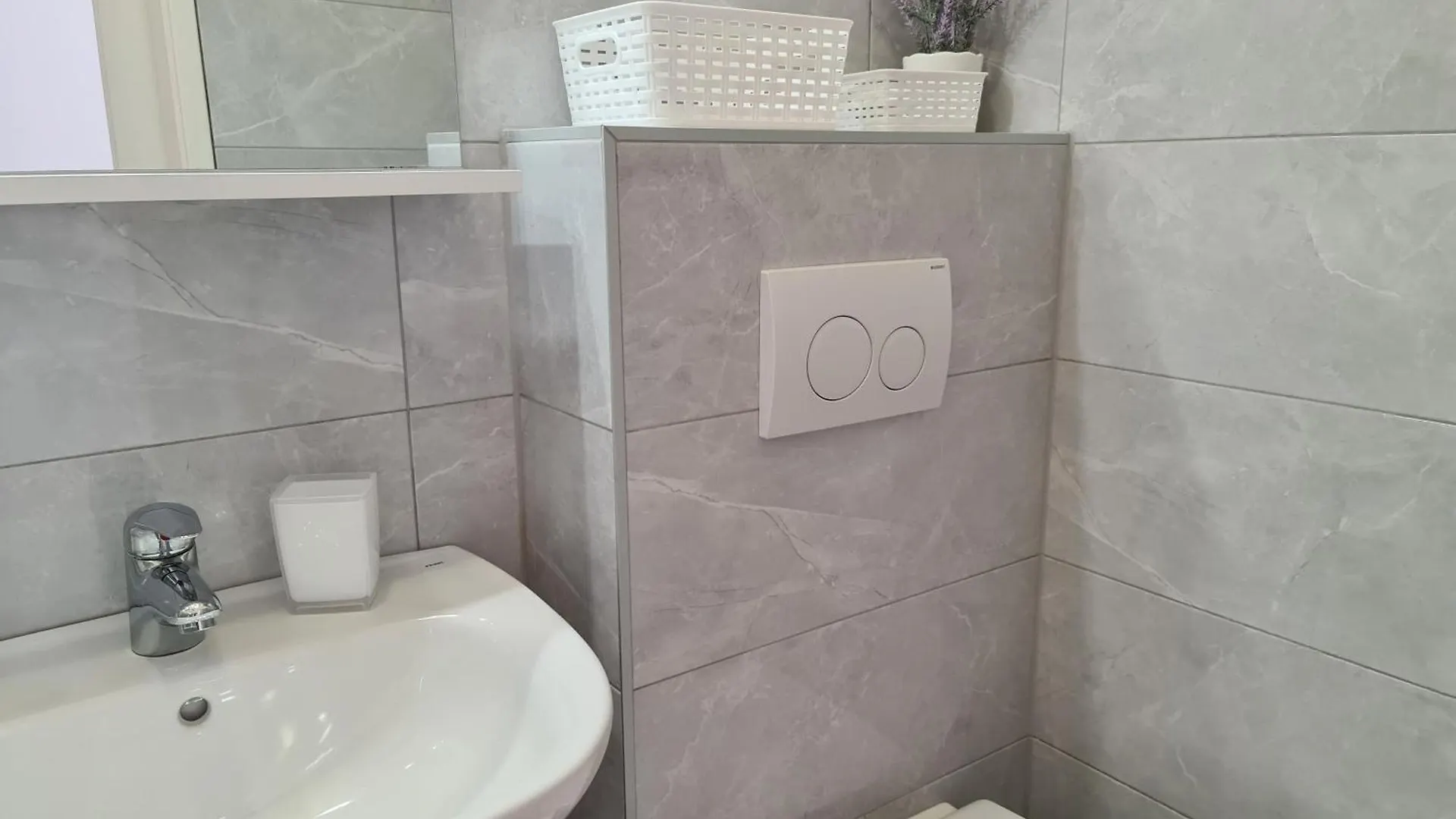 Apartment Celic With Terrace Biograd Na Moru