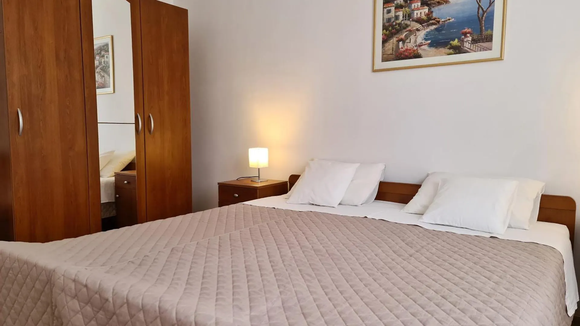 Apartment Celic With Terrace Biograd Na Moru