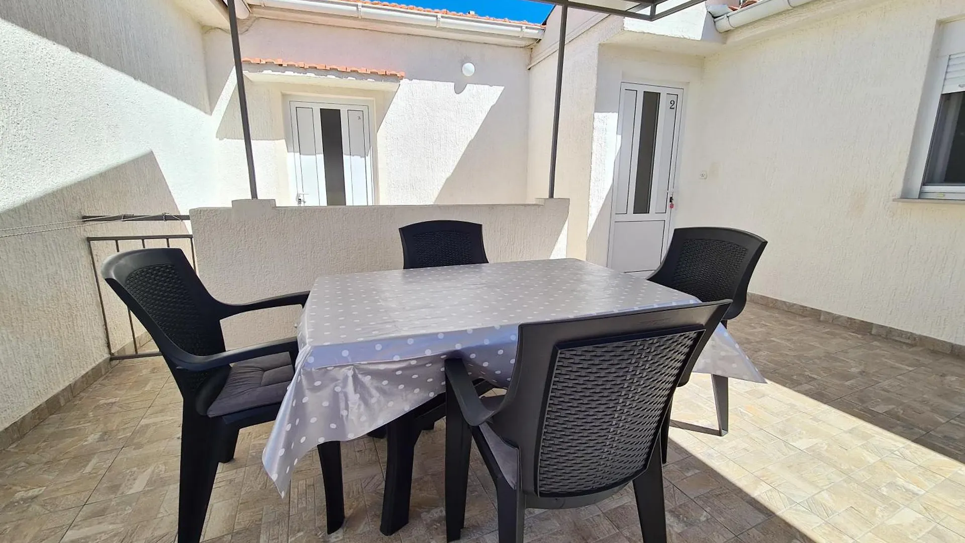 Apartment Celic With Terrace Biograd Na Moru